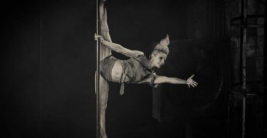 Exclusive Interview with Tracey Simmonds: Pole Fitness Instructor and Performer