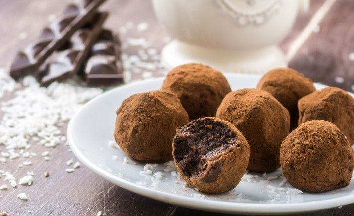 Truffles_with_oat_and_dark_chocolate