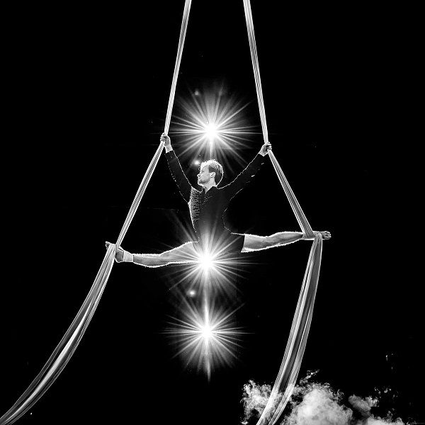 Mark Hanretty introduces Aerial Ice: A breathtaking combination of skating and aerial arts