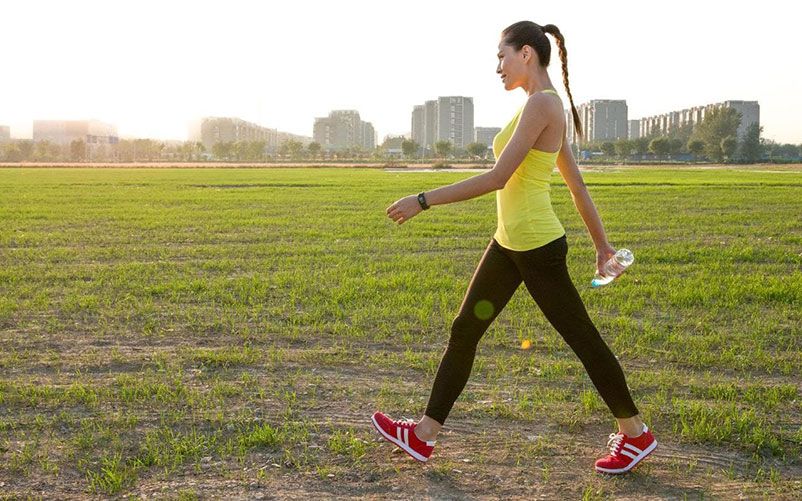 Three ways walking improves our health [infographic]