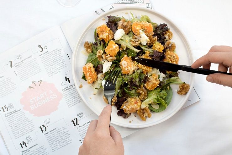 Can a Certified Nutritionist Help Maintain a Weight Goal for Pole Dancing?