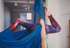 Aerial Yoga για Αρχάριους: Οδηγός για Ξεκίνημα & Οφέλη