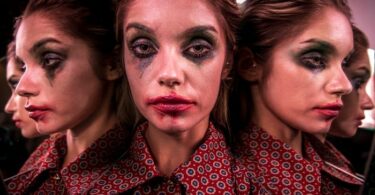 What is Facial Expression in Drama? A Guide for Performers