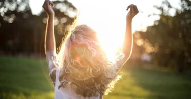5 Methods to Protect Your Hair in the Sun