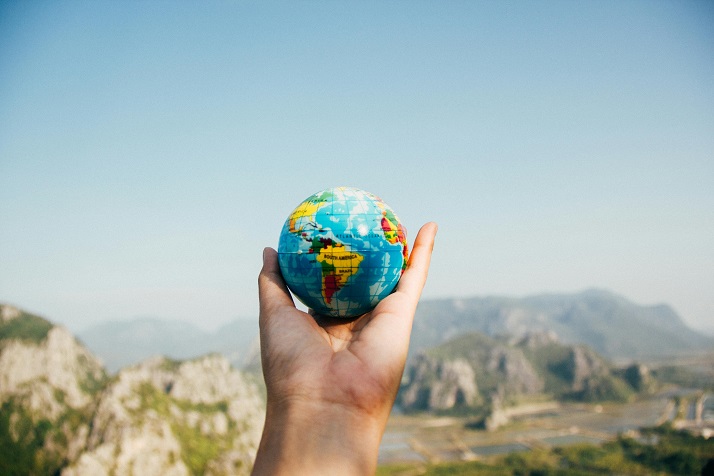 Learning the Unwritten Rules: Cultural Etiquette Tips for Expats
