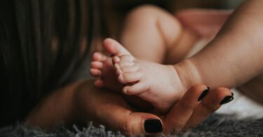 The Benefits of Hiring a Postpartum Doula Service for First-Time Parents