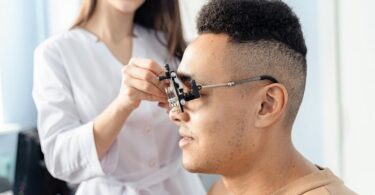 Can an Eye Doctor Detect a Brain Tumor? Signs & Early Diagnosis