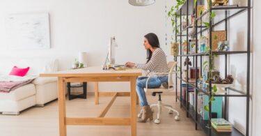 Maximizing Space with Multifunctional Office Furniture