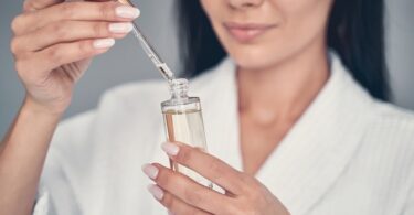 How to Use Anti-Aging Serum: Step-by-Step Skincare Guide