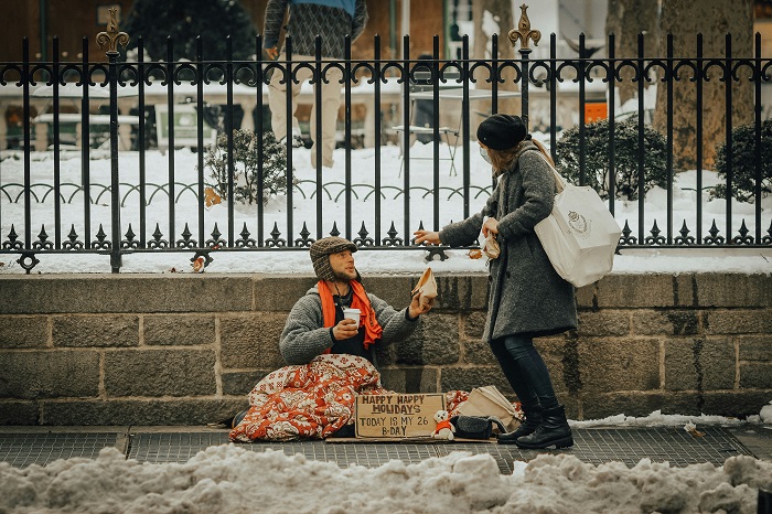 Ways to Give Back to the Community: Simple & Meaningful Acts