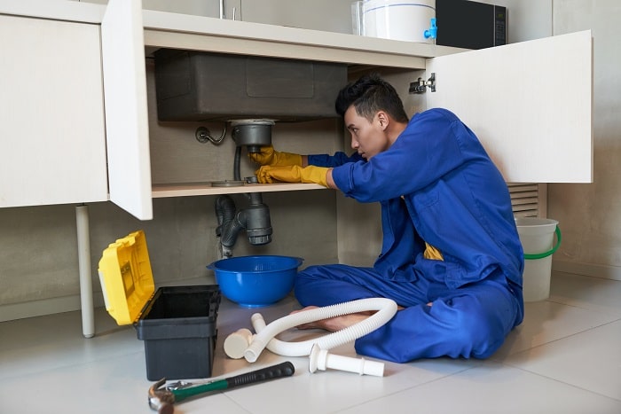 How Drain Cleaning Services Prevent Major Plumbing Issues