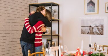 How Can I Plan a Surprise Anniversary Party? Ultimate Guide
