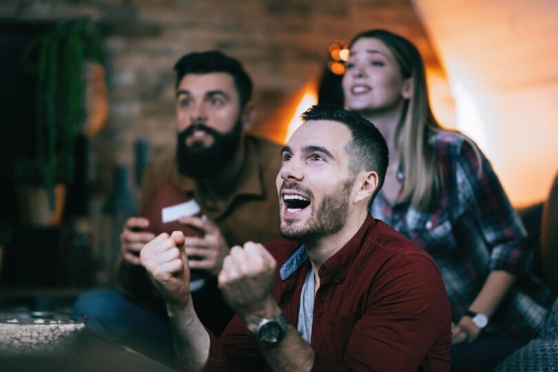 How Aussie Punters Can Make the Most of Friday Happy Hour with Online Casinos