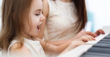 How Piano Lessons for Kids Encourage Persistence and Achievement?