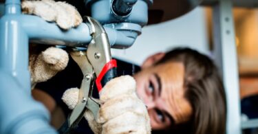 How Water Damage Restoration Services Can Help With Burst Pipe Emergencies?