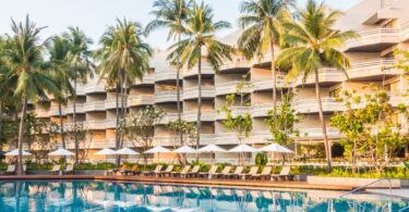 Why Beachfront Condo Rentals Are a Great Option for Extended Stays