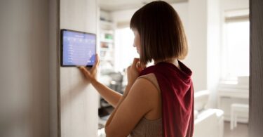 Smart Thermostat AC Efficiency: Reduce Repairs & Save Energy
