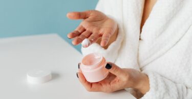 Benefits of Using Anti-Aging Firming Lotion Daily