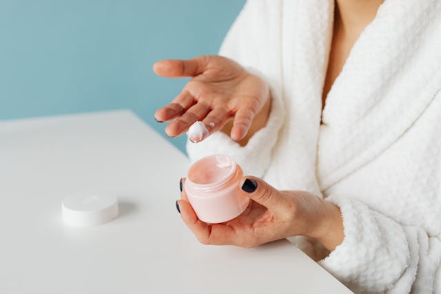 Benefits of Using Anti-Aging Firming Lotion Daily