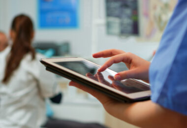 How Hospitals Can Deliver Better Care with EMR Software